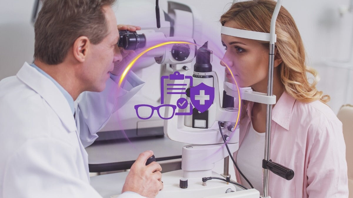une femme chez l'ophtalmologue